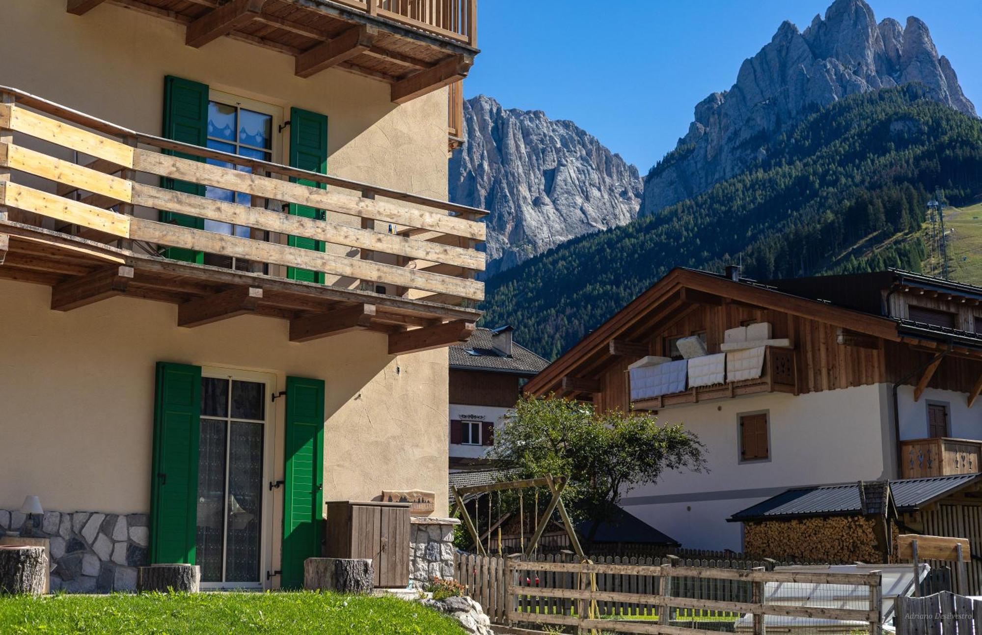 Hotel Majon de la nona Pozza di Fassa Exterior foto