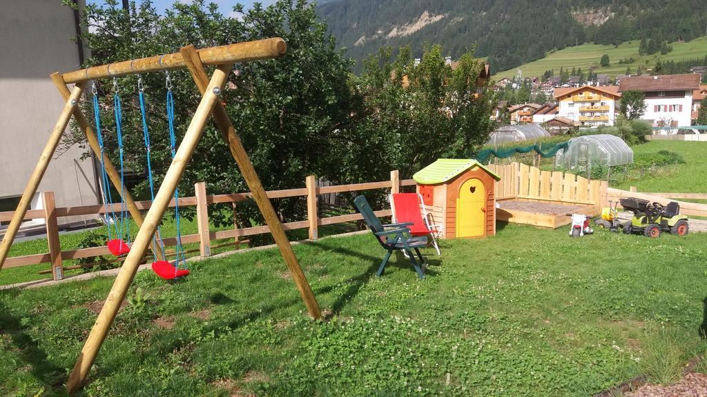 Hotel Majon de la nona Pozza di Fassa Exterior foto